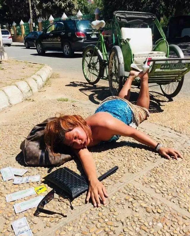 外国辣妹怎么都扑街了?果然中国女人绝不认输.