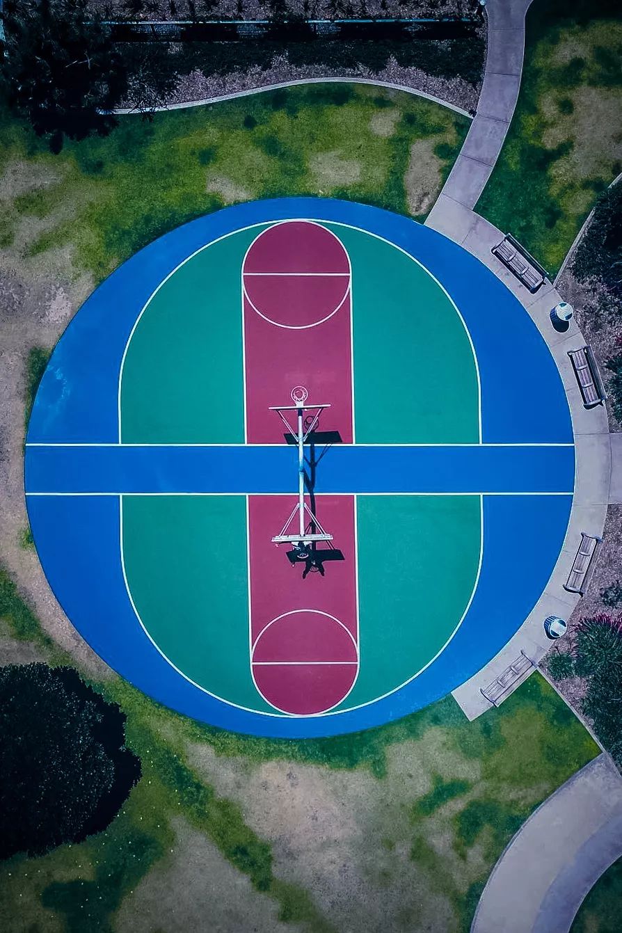 壁纸丨篮球场的灯光熄灭了,回忆也要画上句号了.