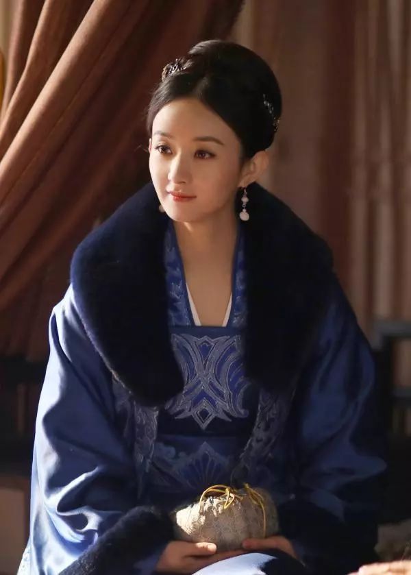 当年出演新还珠格格的演员中为何只赵丽颖一人红透天