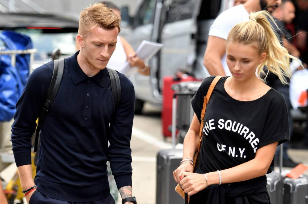 花色足球:罗伊斯女友身材高挑美若天仙