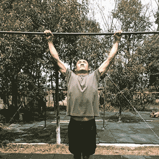 "六个动作",兵哥教你如何拥有挺拔军姿|肌肉|单杠|两臂_新浪军事_新浪