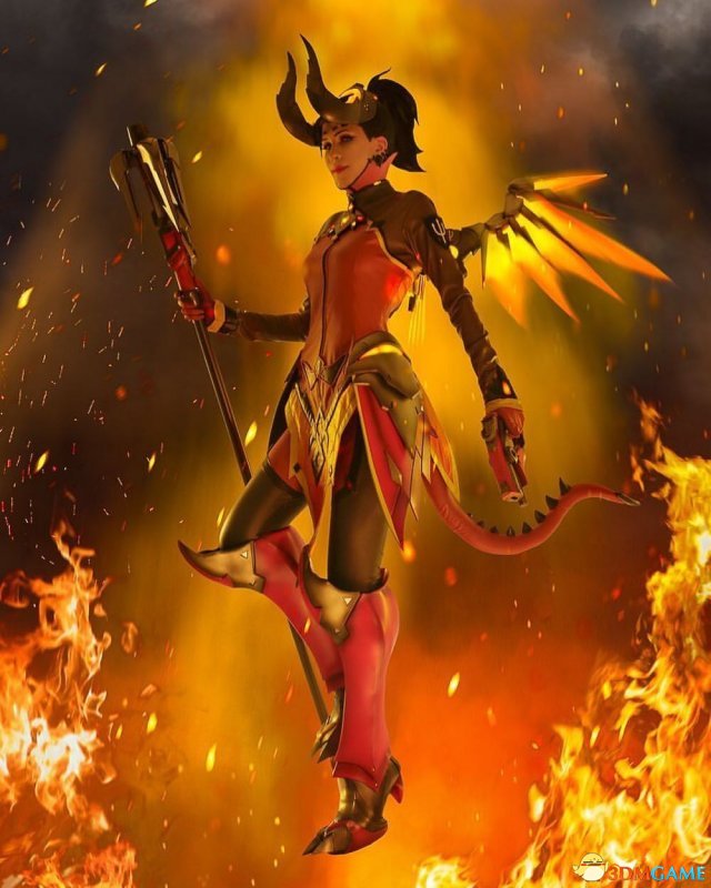 俄美女cos《守望先锋》魅魔天使 长相甜美身材棒