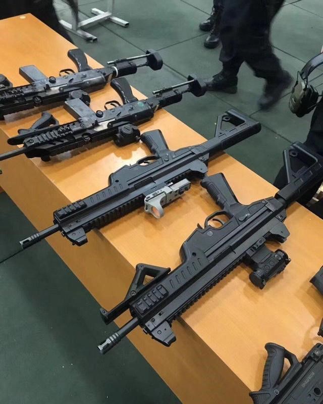 新国产警冲惊艳亮相,老79终迎退休!为什么近年中国轻武器开始井喷?