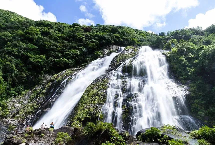 《圣斗士星矢》中紫龙端坐在五老峰瀑布下打坐时的心境
