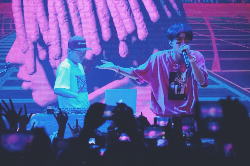 了不少粉丝的关爱 保护嗓子的含片,助眠                     和tizzy