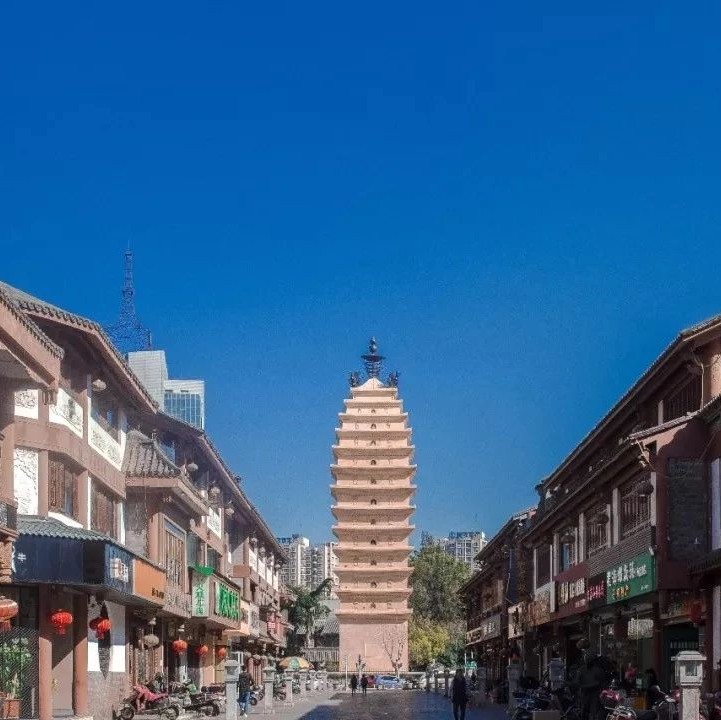 抖音这条:武警人墙红灯视频火了!国庆假期刚