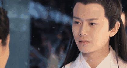 顺便表白一下这记弹额头~不惜触犯天规,也要保护爱闯祸的小白.