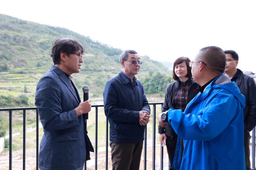 校党委书记王建国一行到甘洛县开展定点扶贫工作