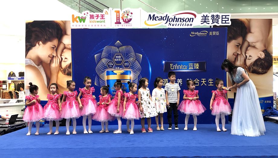武汉这个人气最旺的购物中心里，孩子们在嘉年华现场玩疯了……