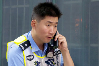 b站9.8抖音热搜,一部说警察巡逻的片子为何刷爆年轻圈层?