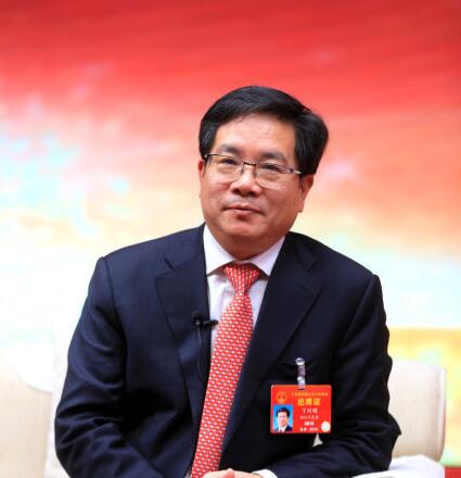 人大代表建议:将法定最低婚龄修订为男20女18