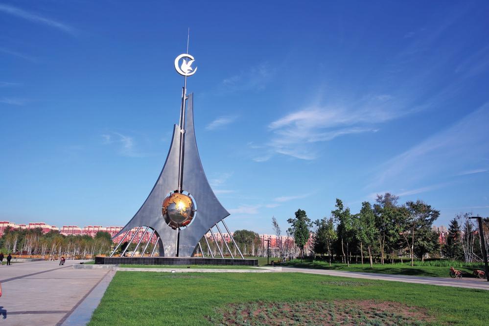 世纪广场附近的垃圾堆,被经开区改造成"世纪公园".