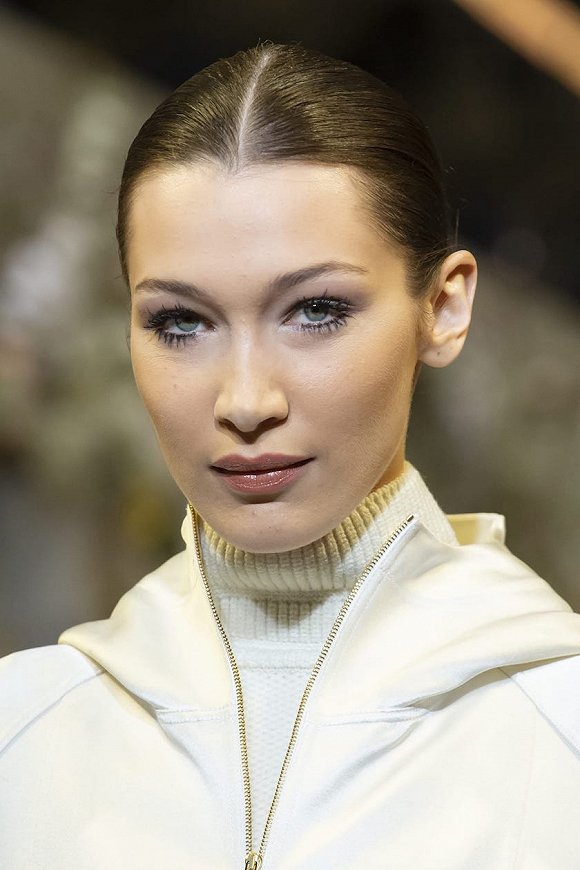 brandon maxwell 来源:fashionistaself-portrait 来源:fashionista