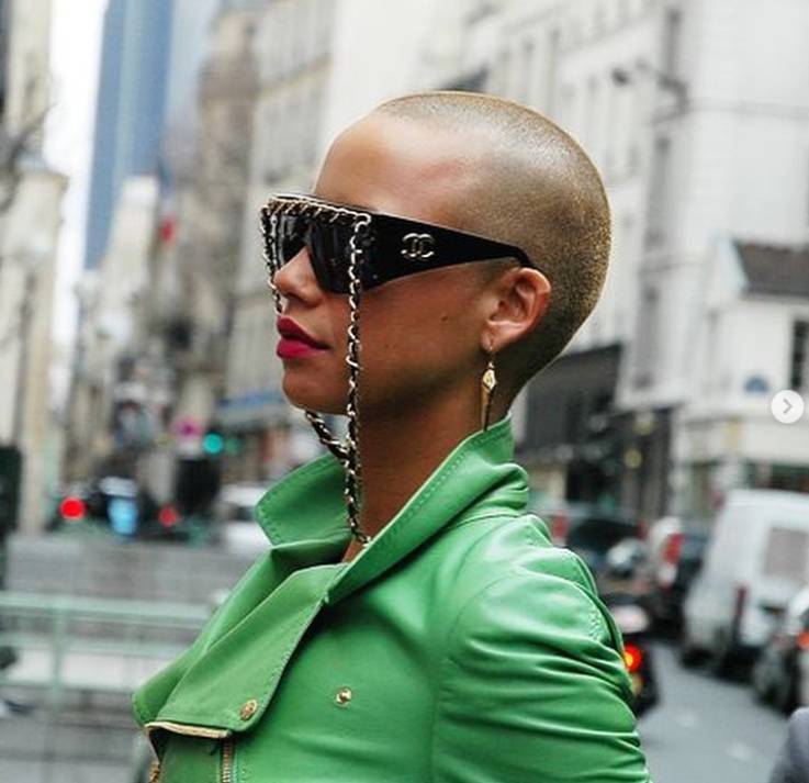 今日图集:许久不见的光头名媛amber rose