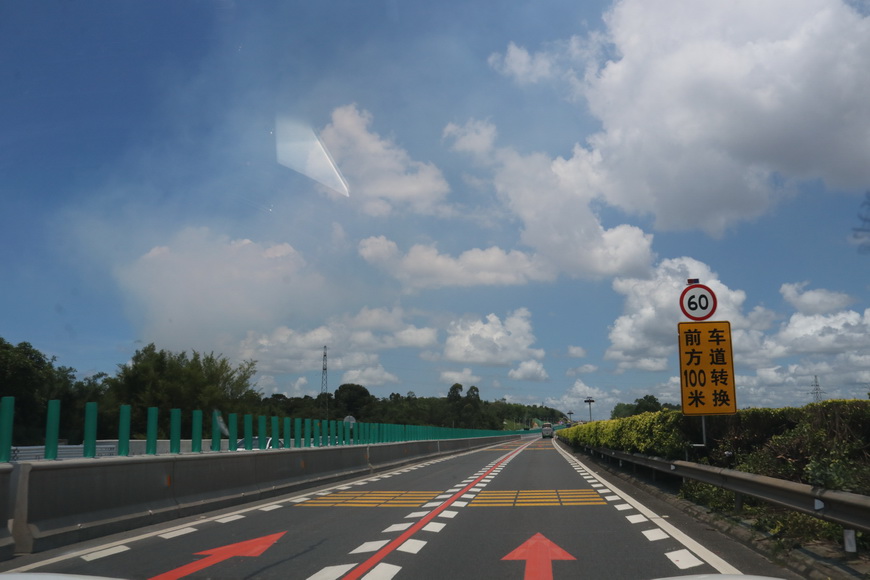 阳茂高速改扩建夜间实现20.7公里交通转换