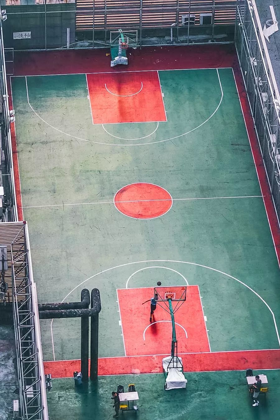 壁纸丨篮球场的灯光熄灭了,回忆也要画上句号了.