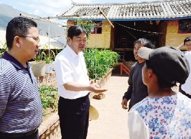 杨健在南涧县脱贫攻坚专题会议上强调攻坚克难补齐短板确保如期脱贫