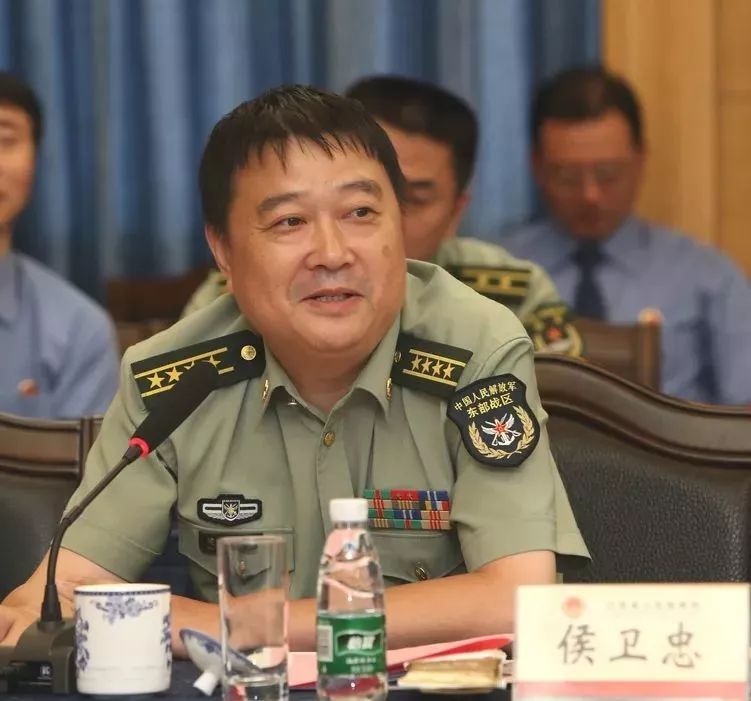 全国人大代表,江苏省武警总队副司令员陈源说,听了检察工作汇报,对