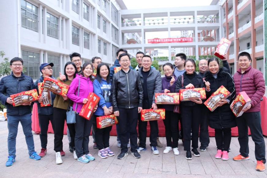 江西省赣州市章贡区卫健委举办2019年全区卫健系统创卫杯拔河比赛