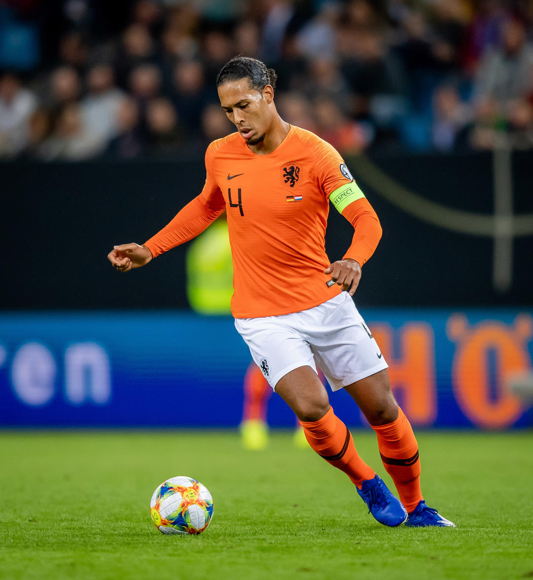 黄喜灿戏耍范迪克,终结利物浦欧战不失球纪录