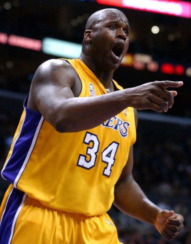 奥尼尔跟其他运动员比体型如何?秒杀布洛克却被他给超越!