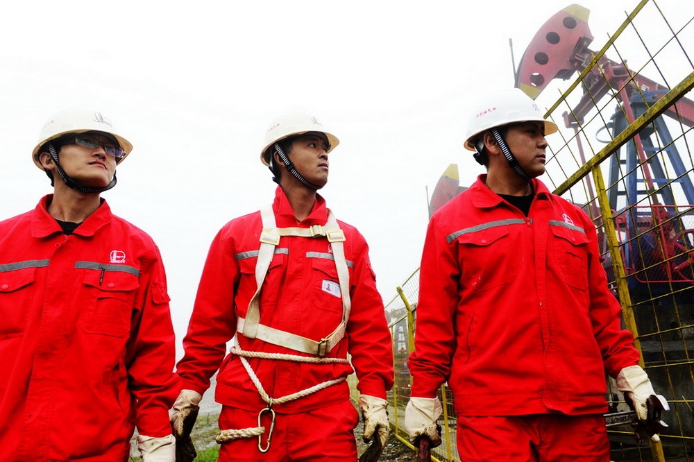 在贵州崇山峻岭中寻气的江苏石化人