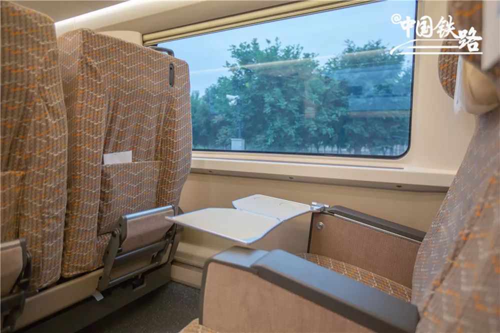 图解长编组复兴号:一等座增92个,会车时减少旅客耳部不适