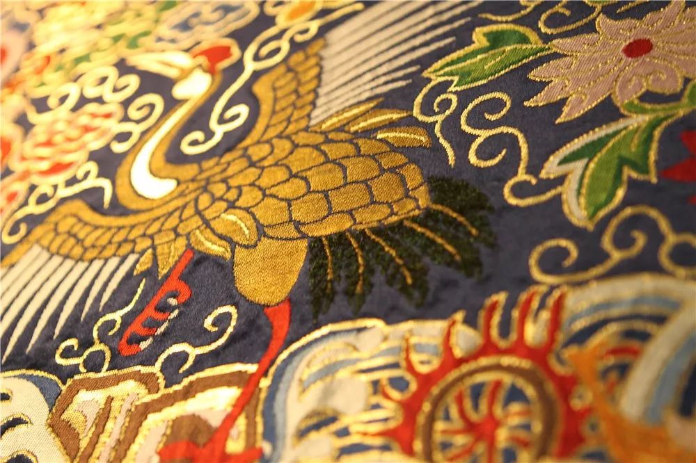 南京云锦为什么珍贵妆花只能人工织造要用鸟羽毛