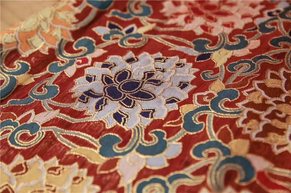 南京云锦为什么珍贵妆花只能人工织造要用鸟羽毛