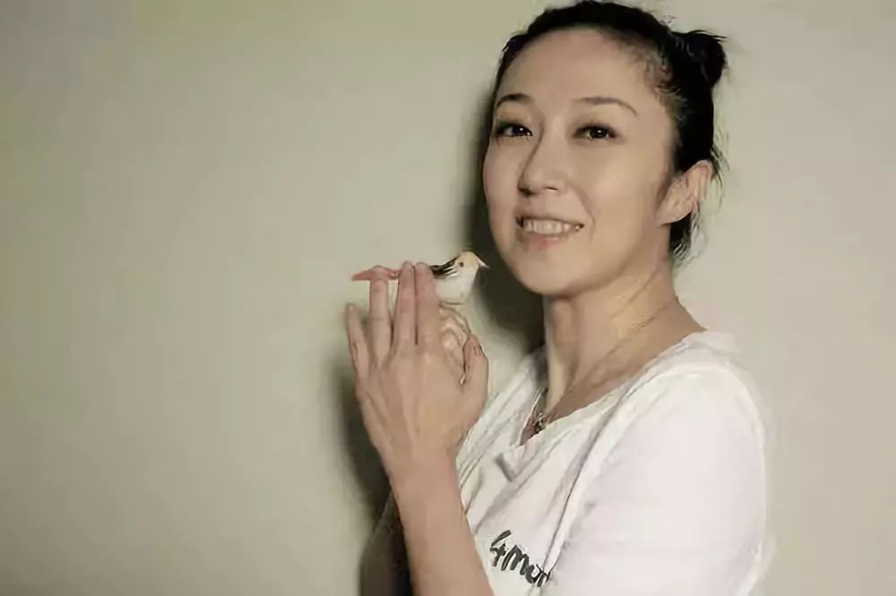 她是李宗盛最有灵气的徒弟,捧红了乐坛"最丑"的男人|黄韵玲|李宗盛