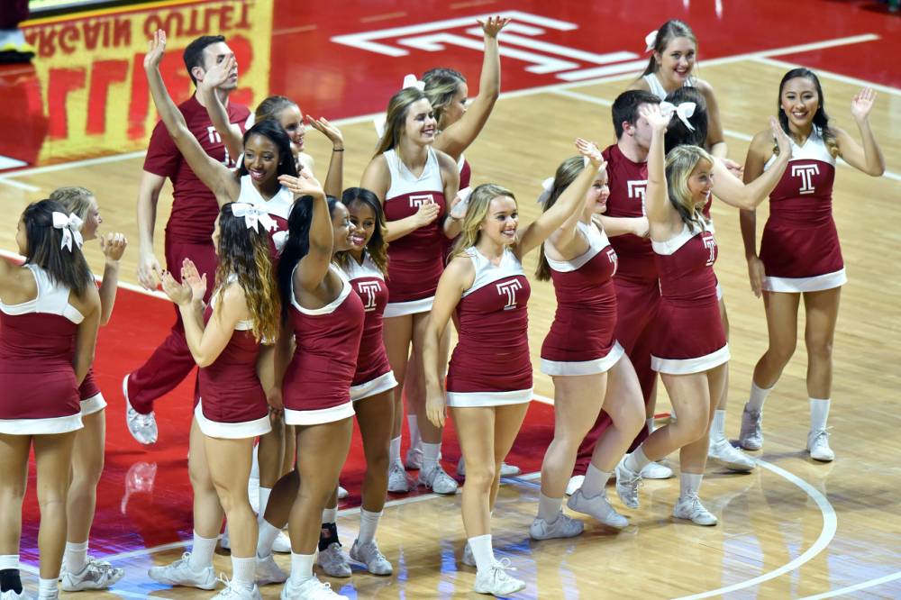 今日图集:ncaa赛场上的靓丽啦啦队