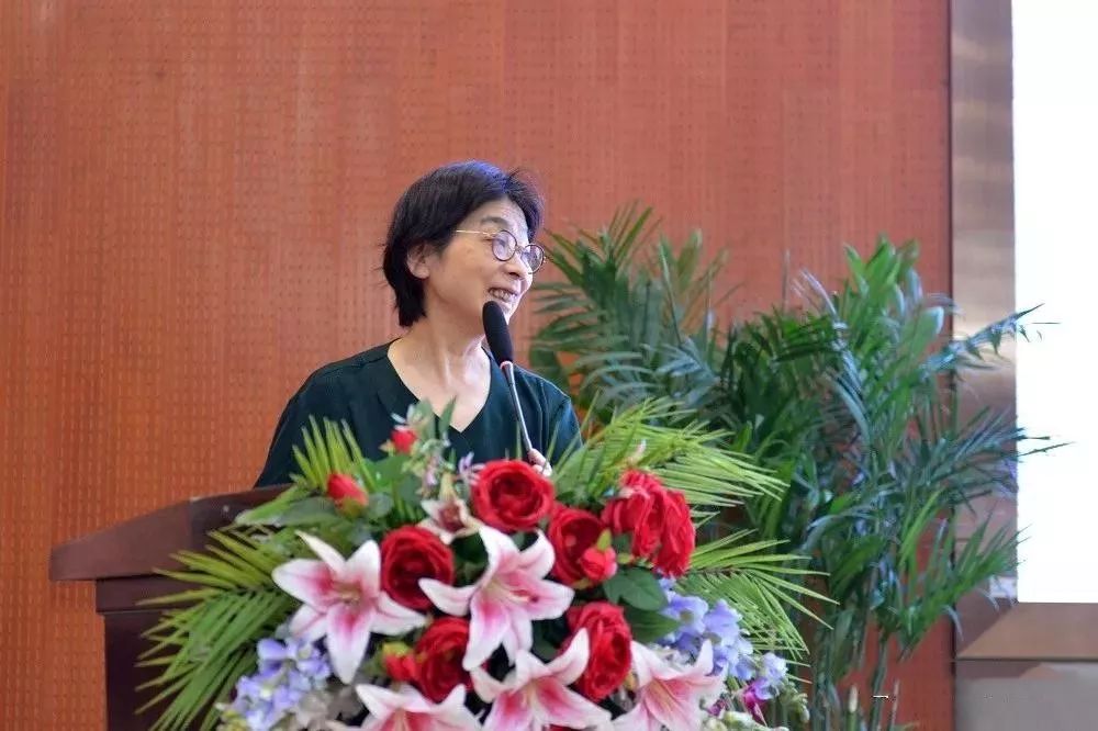 首都儿研所皮肤科 刘晓雁主任 图片来源:lch天使之家现场义诊:现场3