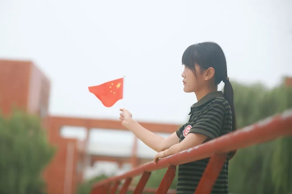 6   立正稍息,身体笔直   敬礼礼毕