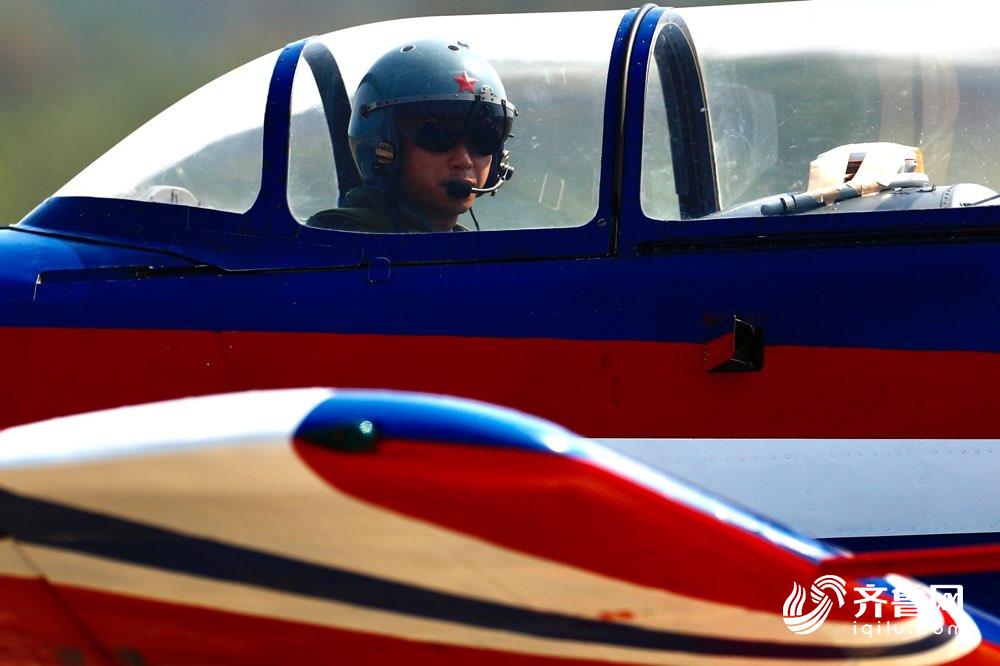 第七届世界军人运动会空军五项飞行比赛中国队廖伟华夺冠