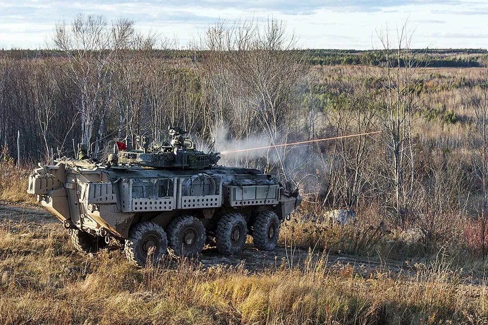 加拿大陆军实战演习 lav iii步兵战车精彩亮相 在阿富汗损失13辆