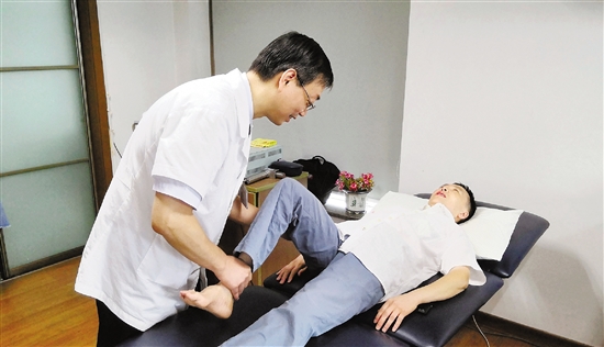 康复科医生林坚:要舍得对患者花时间