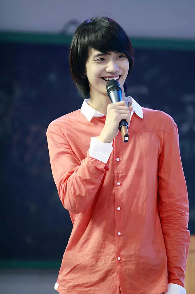 还记得至上励合的小五金恩圣吗?他现在长这样啦!