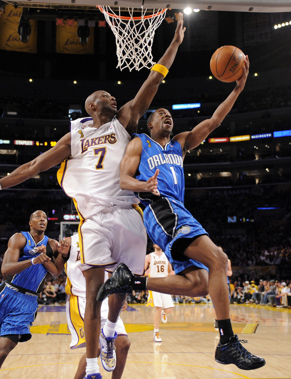 今日图集:2009年NBA总决赛-魔术和湖人的激情