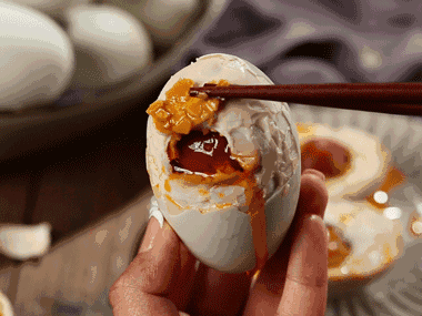 沙酥流油的咸鸭蛋,个个都是双蛋黄,太过瘾了!