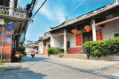 夏街古驿道位于增城区夏街村,全程800余米,古时被称为"接官道"或"迎恩