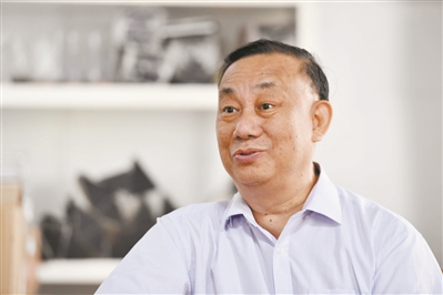 让百年版画会说话