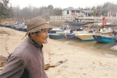 为了避免出海的渔船没有海港避风,陈光权简单的一句"