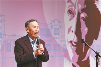 更好地传承推广粤语相声|笑星黄俊英_新浪财经_新浪网