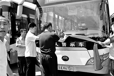 顺义区最后一辆柴油公交车由顺义区河南村西站出发,完成顺13路全线