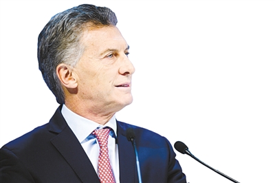 阿根廷总统马克里东方ic供图在阿根廷货币比索"跌跌不休"的冲击下