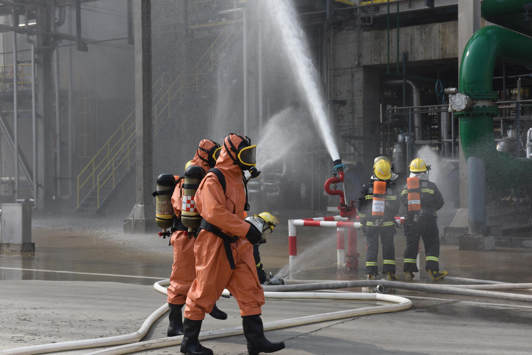 水,气,辐射污染集中爆发?嘉兴港区模拟突发环境事件应急演练
