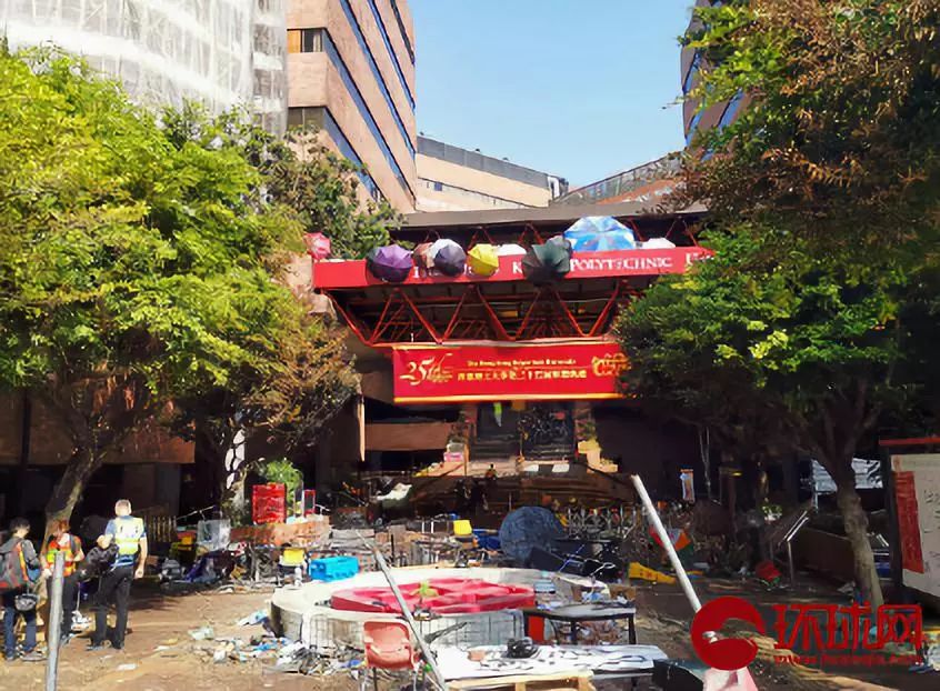 港媒揭露港警击退暴徒“援兵社保查询个人账户