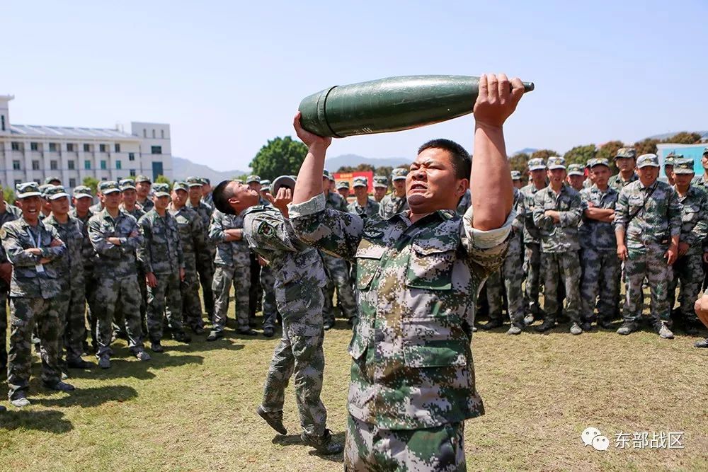 没当过兵怎么体会这血脉偾张的军体运动会
