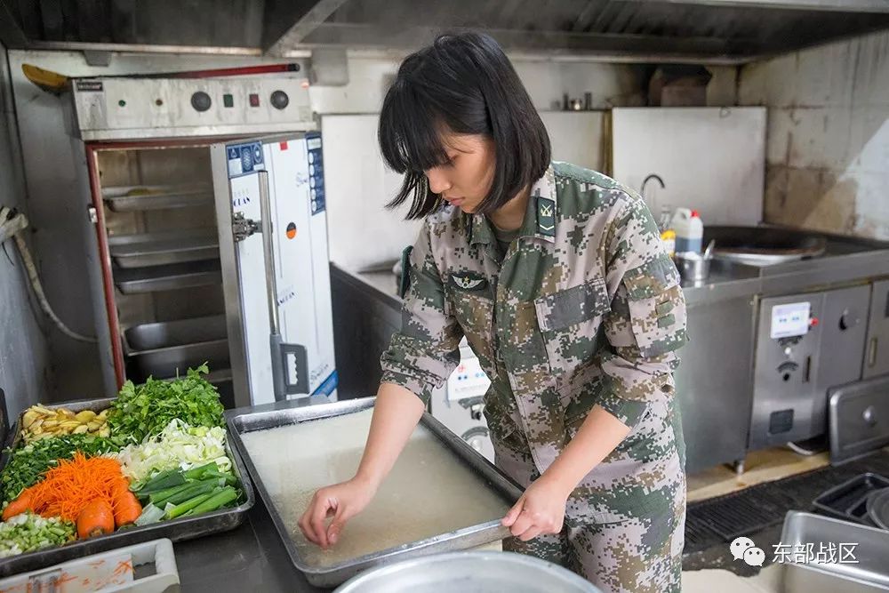 在部队当炊事女兵是怎样一种体验
