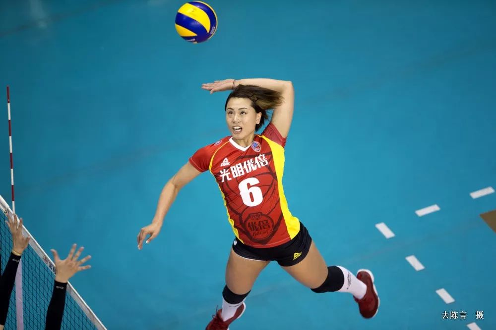曾春蕾在2017—2018中国排球超级联赛中 (摄于2018年2月23日)